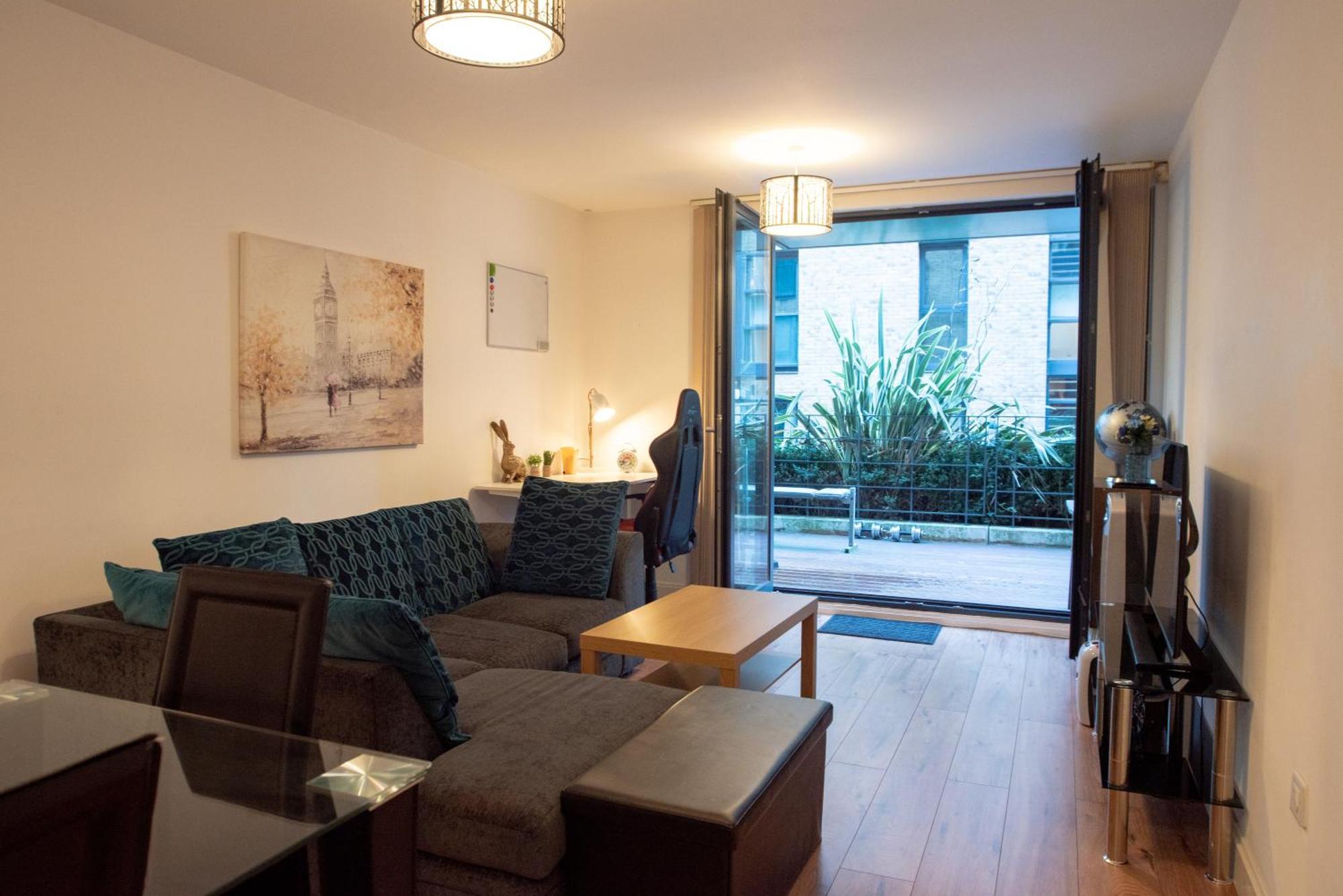 Spacious 1 Bed Apartment With Workspace, Coffee & Free Secure Parking Birmingham Exteriér fotografie