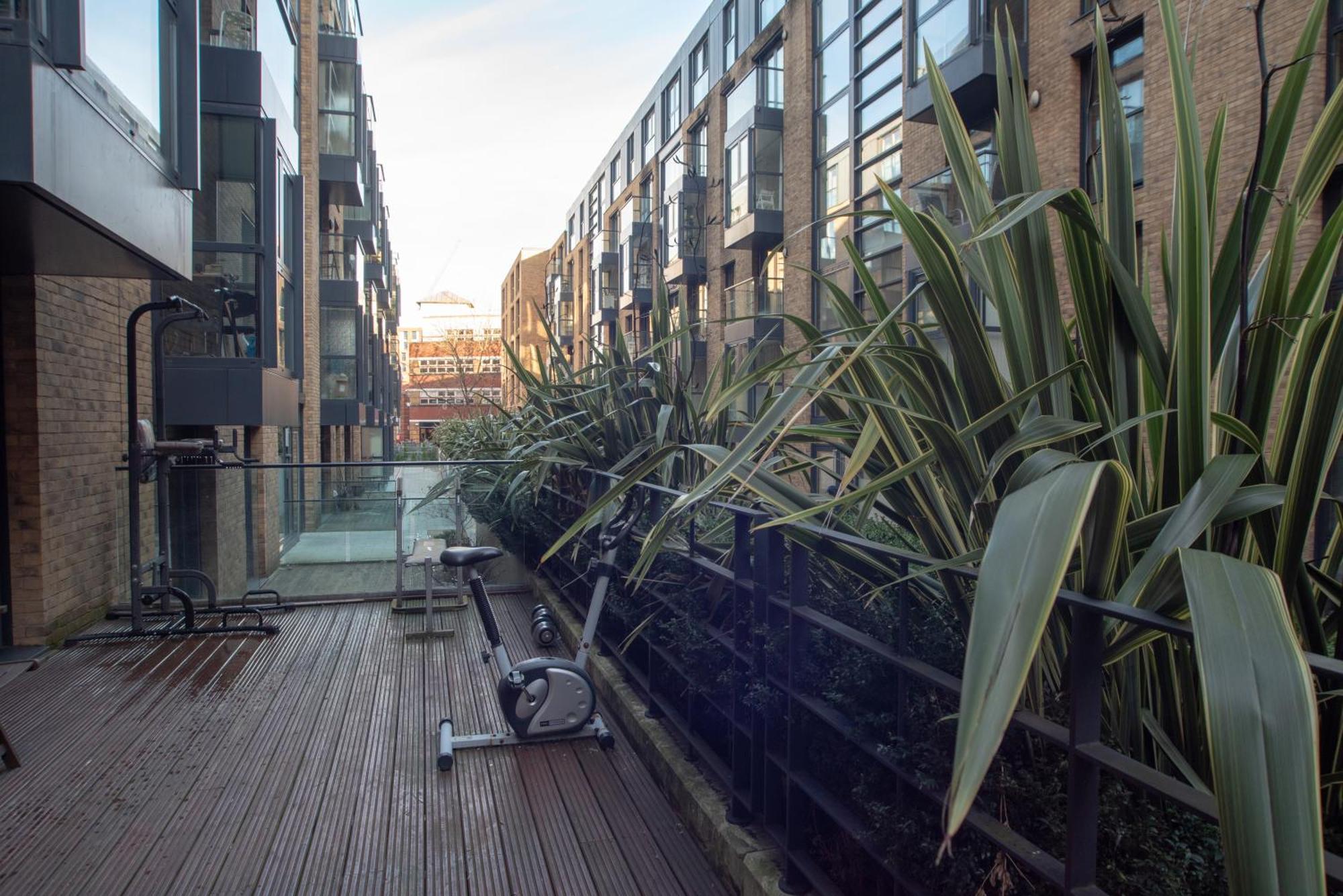 Spacious 1 Bed Apartment With Workspace, Coffee & Free Secure Parking Birmingham Exteriér fotografie