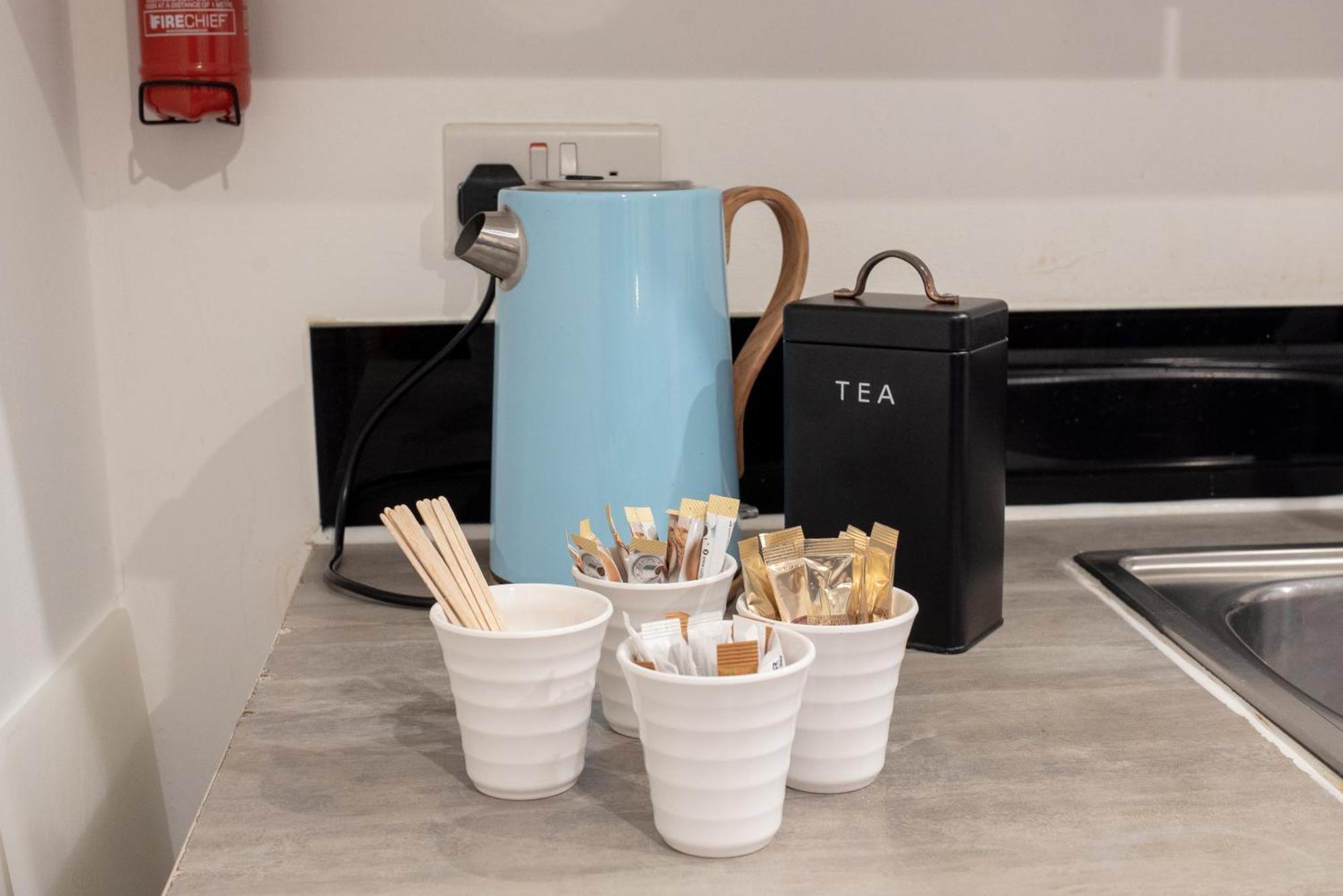 Spacious 1 Bed Apartment With Workspace, Coffee & Free Secure Parking Birmingham Exteriér fotografie