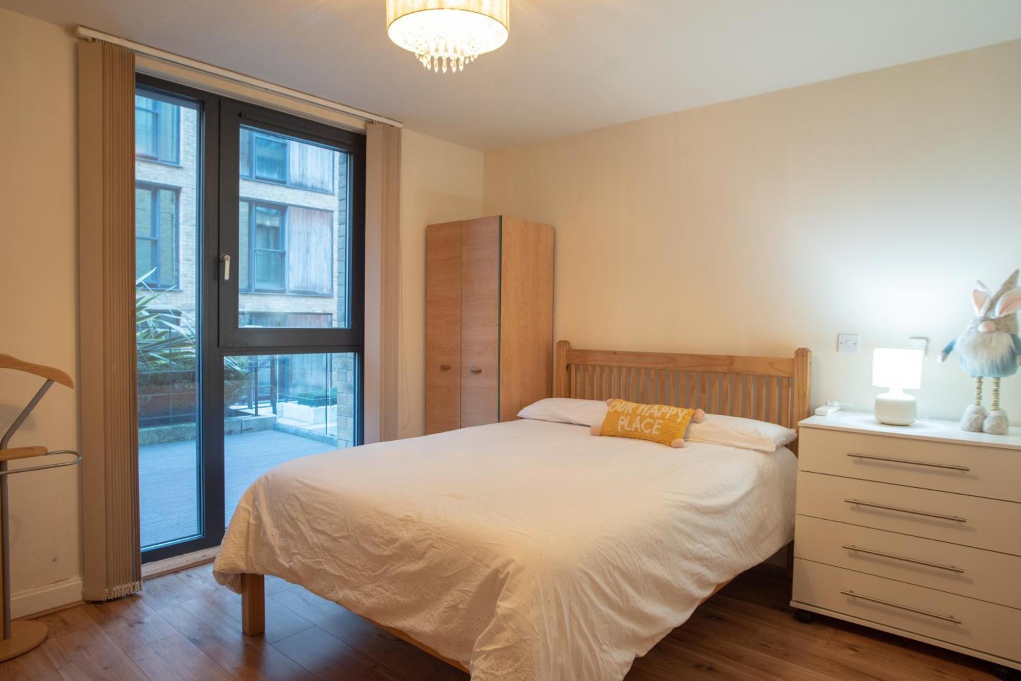 Spacious 1 Bed Apartment With Workspace, Coffee & Free Secure Parking Birmingham Exteriér fotografie