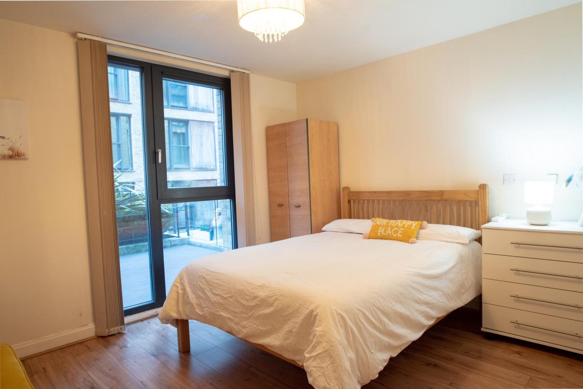 Spacious 1 Bed Apartment With Workspace, Coffee & Free Secure Parking Birmingham Exteriér fotografie