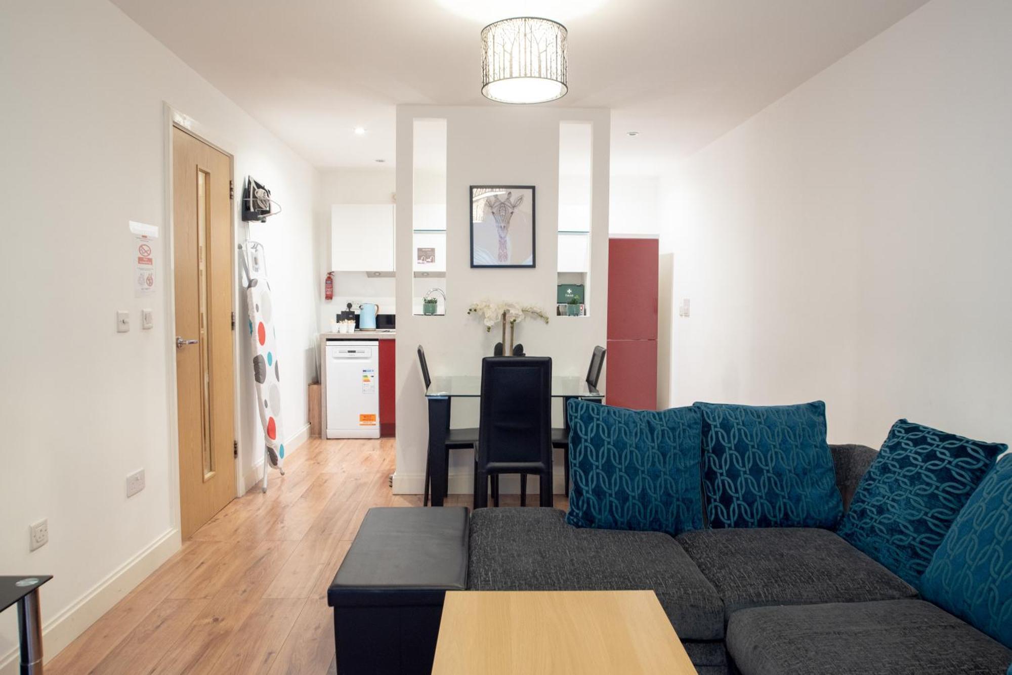 Spacious 1 Bed Apartment With Workspace, Coffee & Free Secure Parking Birmingham Exteriér fotografie