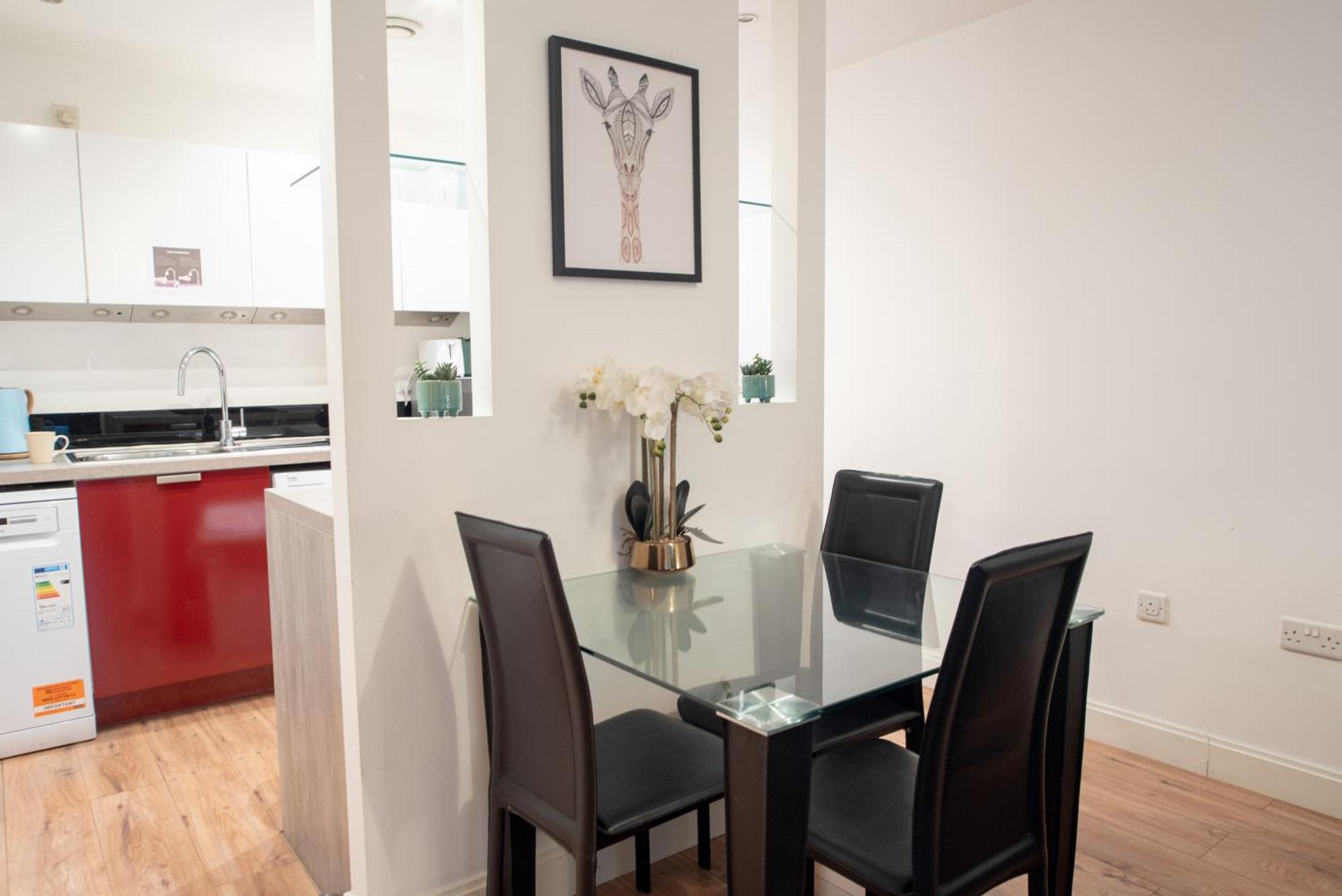 Spacious 1 Bed Apartment With Workspace, Coffee & Free Secure Parking Birmingham Exteriér fotografie